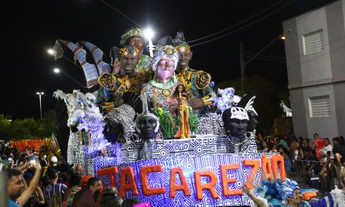 4 UNIDOS DO JACAREZÃO - 72