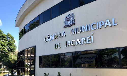 Câmara-vota-projeto-que-garante-vagas-de-estágio-para-maiores-de-50-anos-e-define-LDO-para-2021