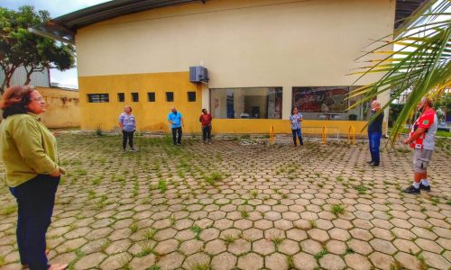 Introdução à Produção de Textos Literários - Contos e Crônicas