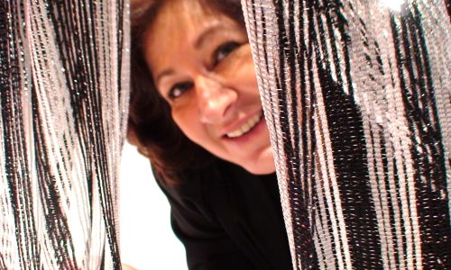 JC3B4-Holtz-entre-cortinas