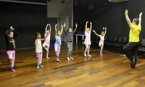 Oficina_Ballet_Cristina-Reis-550x393-1